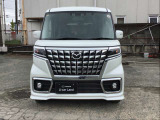 高級感のあるフロントビューです。