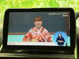 停車中にTV番組や映像を楽しめます。長距離移動の際の休憩時間に、リラックスできる空間を提供します。