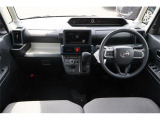 前席全体 目線も高く広い視界で安心して運転することができますね!
