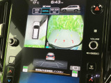 狭い場所での駐車も安心。後方の状況を画面で確認できるので、安全に駐車操作を行うことができます。運転に自信がない方にもおすすめです。