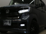 【LEDヘッドライト】悪天候や夜間走行時も良好な視界を確保し安心して運転できる高輝度LEDヘッドライトを装備!点灯速度が早く、消費電力も抑えられています!!