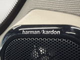 ●harman/kardonサウンドシステム:オーディオ専門メーカーが手掛けるプレミアムスピーカーを装備。多数のスピーカーから、音の粒立ちまで分かる高品質な音楽をお楽しみいただけます。
