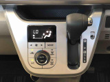 温度を設定すれば、自動で車内の温度管理をしてくれる優れものです♪ATミッションで運転楽々