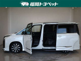 両側パワースライドドア付きだから、狭い駐車スペースなどでの 乗り降りラクラク!小さなお子さまのいるご家庭には嬉しい装備。
