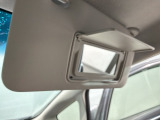 シートハイトアジャスターが付いているので運転姿勢を調整するのに便利ですね。身長に合ったシートポジションは安全運転や疲労軽減にもつながります。