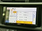 ラジオやCD、USBなど、多彩なソースに対応。お好みの音楽で快適なドライブをお楽しみいただけます。クリアな音質で、車内をコンサートホールに。