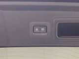 バックドアの開閉が電動操作可能。荷物の出し入れもラクラクです。