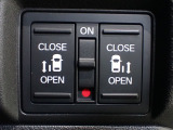 運転席からもスライドドアをボタン操作でスピーディーに開閉できます!またスマートキーでも操作できるので便利です。