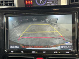 【バックモニター】後ろのカメラの映像をモニターに映し出すことができます!後方の見えない死角や、障害物との距離感をしっかり確認することができます!駐車が苦手な方におすすめです。