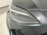 LEDヘッドライトは、点灯の瞬間から最大光量を発揮し、突然暗くなるトンネルなどでの安定感を高めます。