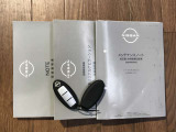 取扱書&整備手帳揃っております☆遠くからドアの開錠施錠が出来る便利なキーレスを装備しています。