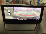 狭い場所での駐車やすれ違いなどでより的確な運転操作に役立つ360&deg;ビューモニターが装備されています。