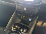 エアコンはオートエアコンです☆温度調節も細かくできるので車内を快適な温度にできます☆
