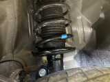 お車を安心してお乗りいただく為には、足回りの定期点検が欠かせません。サービスサポート(有償保証)では無料点検もご提供しており、安心のカーライフをお過ごしいただけるサポート体制が整っています。