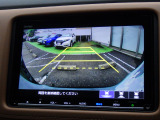 ◆◆バックカメラの画像です。ガイドラインがスムースな車庫入れをサポートいたします!車庫入れの安心感がアップしますね☆