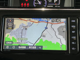 高精細な地図表示で、道に迷う心配はありません。目的地設定も簡単で、スムーズなナビゲーションを体験できます。
