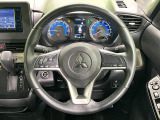 【純正革巻きステアリング】上質な革を使用することで、手にしっかり馴染みとても運転しやすいハンドルです♪