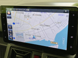鮮やかな色彩で、目的地までの道筋がひと目でわかります。スムーズなカーナビゲーションで、快適なドライブをサポートします。