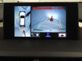 純正ナビ付です。もちろん車両後方を表示するバックガイドモニターが付いていて車庫入れ安心!