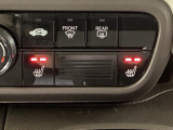 運転席と助手席にシートヒーターが付いています☆寒い時期に腰周りを温めてくれるので体全体が温まりやすいのは勿論、暖房と違い顔に風が当たらないので、乾燥肌やドライアイの方でも大丈夫☆