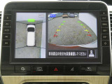 純正10インチメモリーナビ(MM519D-L)が付いています。 全周囲カメラで、クルマを上空から見下ろしているかのような映像を映し出します。周囲の状況がひと目でわかります!