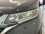 LEDヘッドライトは、点灯の瞬間から最大光量を発揮し、突然暗くなるトンネルなどでの安定感を高めます。