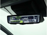 デジタルインナーミラー装備!車両後方のカメラの映像をデジタル補正で視認性を向上させてインナーミラー内に表示します♪視界を遮るものがなく、後席に同乗者がいても後方を確認しやすく安心です♪