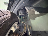 お車を安心してお乗りいただく為には、足回りの定期点検が欠かせません。サービスサポート(有償保証)では無料点検もご提供しており、安心のカーライフをお過ごしいただけるサポート体制が整っています。