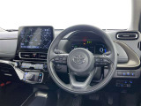 運転席まわりです。 各操作スイッチは使いやすい位置に配置されてます。