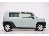 県内13店舗にて常時500台以上ダイハツ車を展示中です。見て、触って、納得のいく一台をぜひ見つけてください。