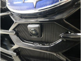 フロントビューカメラを備え、前方の映像を11.6インチディスプレイに表示できます。見通しの悪い交差点での安全確認や、駐車・発進時の前方視界の把握をサポートします。