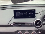 【マツダコネクト】  オーディオ操作、車両装備、ナビ案内など、統合的にモニターできる見やすいサイズのディスプレイです。