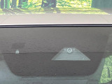 【スマートシティブレーキサポート】低速走行中に前方の車両等を認識し、衝突しそうな時は警報とブレーキで衝突回避と被害軽減をアシスト。より安全にドライブをお楽しみいただけます。