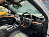 ハンドルを握れば目の前にJeepワールドが広がります!