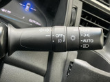 操作しやすい位置に配置されたウインカーレバー。スムーズな車線変更をサポートします。