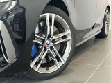 BMW純正アロイホイールはモデルやパッケージに合わせてデザインされています。洗練されたデザインで、足元の個性を引き立てます。