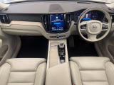XC60 アルティメット B5 入庫です!サンルーフや高品質スピーカーなど快適装備盛りだくさん♪もちろんボルボが世界に誇る安全機能も多数装備されております。