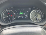 視認性の高いメーター類は、運転に必要な情報を的確にドライバーに伝えます。運転に集中できる、落ち着いた空間を演出します。
