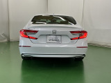 後席の窓には外から車内が見えにくくなるプライバシーガラスを採用。周りを気にせずリラックスして過ごせます