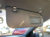 ミラー付きのサンバイザーです(^^♪
