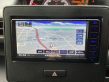 ディーラーオプションの7インチワイドカーナビ付き