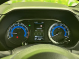 視認性の高いメーターで、運転状況を的確に把握。必要な情報を一目で確認でき、安全運転をサポートします。