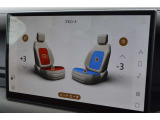 フロントシートにはシートヒーター&クーラーが装着されており、左右で3段階の調整が可能です。