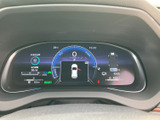 停車中には、TVなどの映像をお楽しみいただけます。長距離移動の休憩時間や、待ち時間などに最適です。快適な時間を過ごせる空間を提供します。