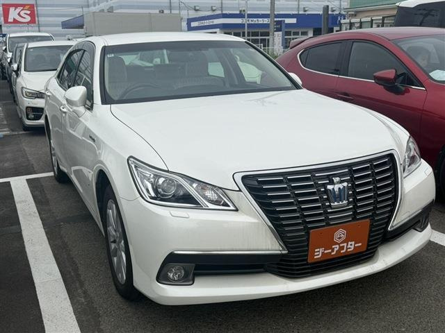 クラウン ハイブリッド 2.5 ロイヤルサルーンG Four 4WD 禁煙車 純正8インチナビ 地...