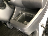 【ドリンクホルダー】こちらにドリンクホルダーがついています!