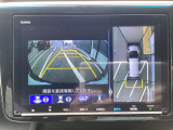 【マルチビューカメラ】前後左右に付いたカメラ映像をもとに、車を上空から見下ろしたように表示!狭い駐車場での車庫入れや道でのすれ違い時も安心です