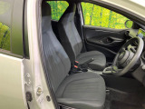 運転席シート廻りは使用感も少なく、良好な状態となっています。前オーナー様が丁寧に使っていたことがよくわかりますね。