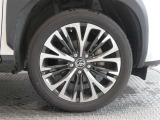 R5年式夏タイヤ215/50R18ヨコハマ製です。