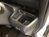 【ドリンクホルダー】こちらにドリンクホルダーがついています!
